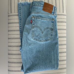 Levi’s wedgie straight 25” (size 25)